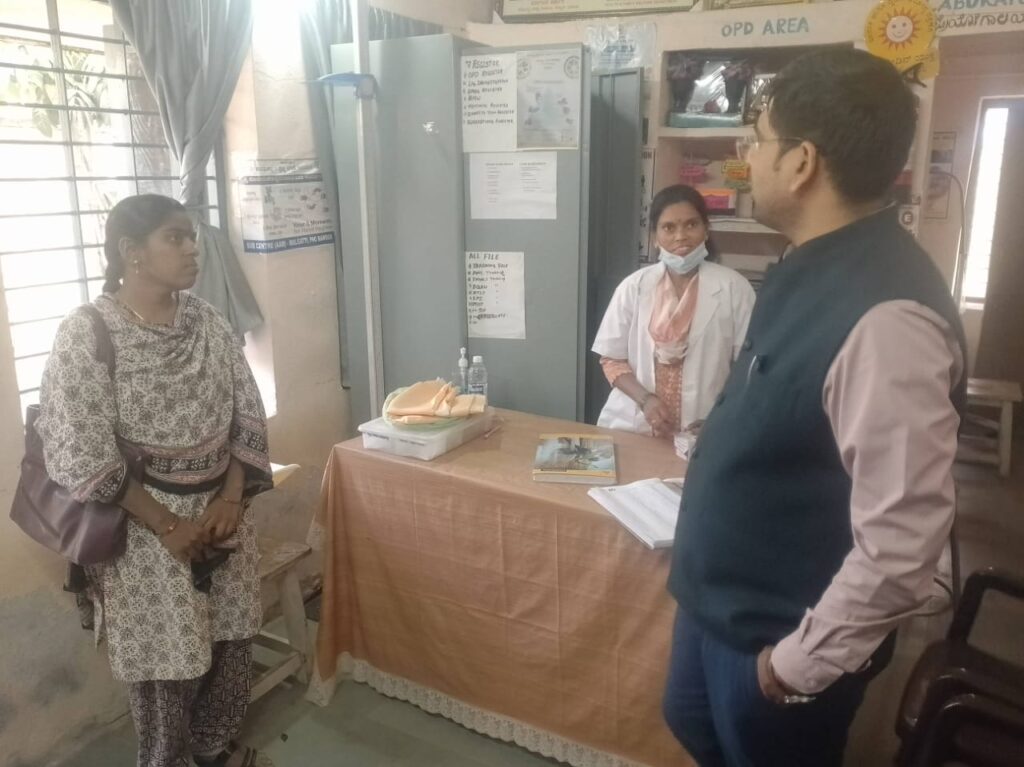 District Jilla Panchayat CEO Conducts Surprise Inspection at Malagatti Ayushman Arogya Kendra whatsapp image 2026 01 20 at 8.20.53 pm